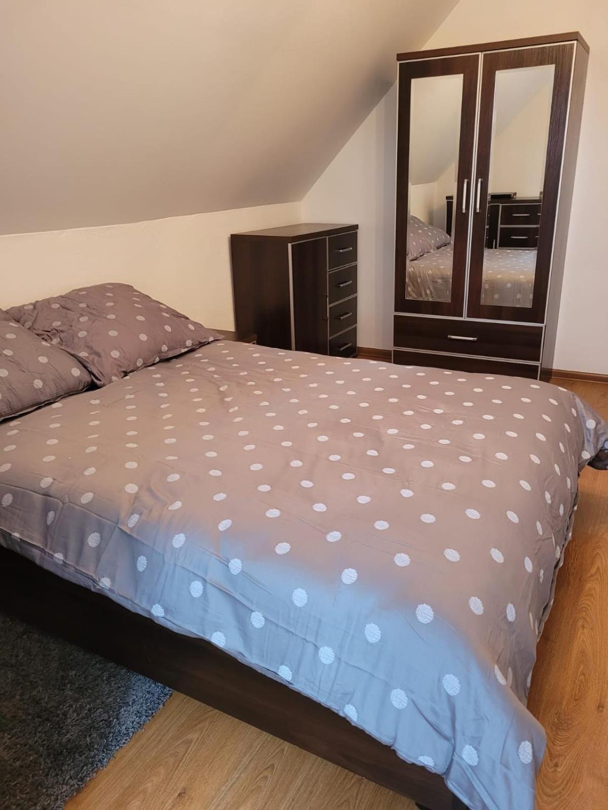 Dom Wakacyjny Merlin Nad Jeziorem Jodlow Slawa Radzyn Esterno foto